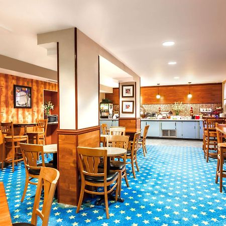 Ramada By Wyndham Jersey City Exterior photo