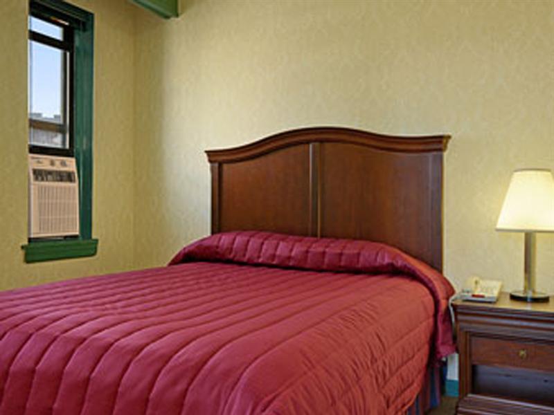 Ramada By Wyndham Jersey City Exterior photo