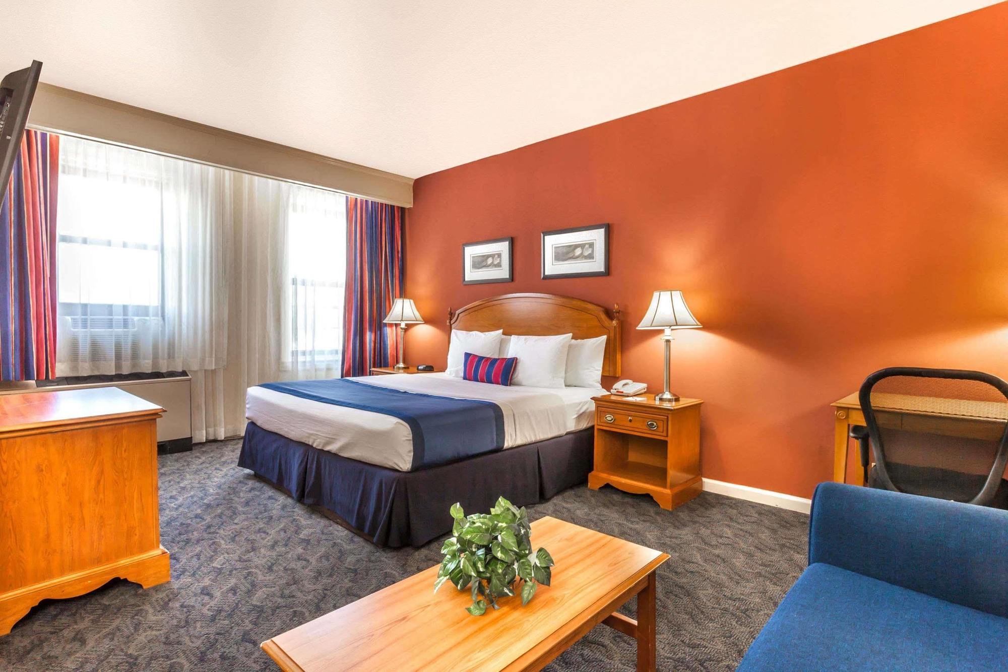 Ramada By Wyndham Jersey City Exterior photo